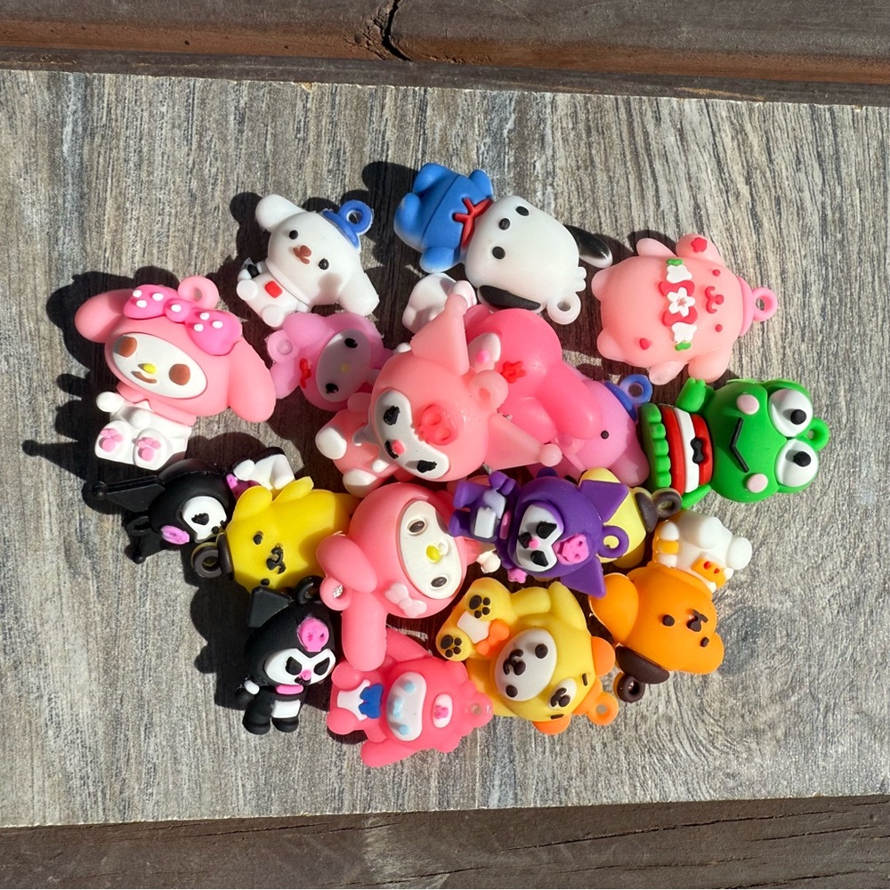 Hello Kitty Sanrio Soft Silicone Cute Charms 18 pieces Brand New free shipping